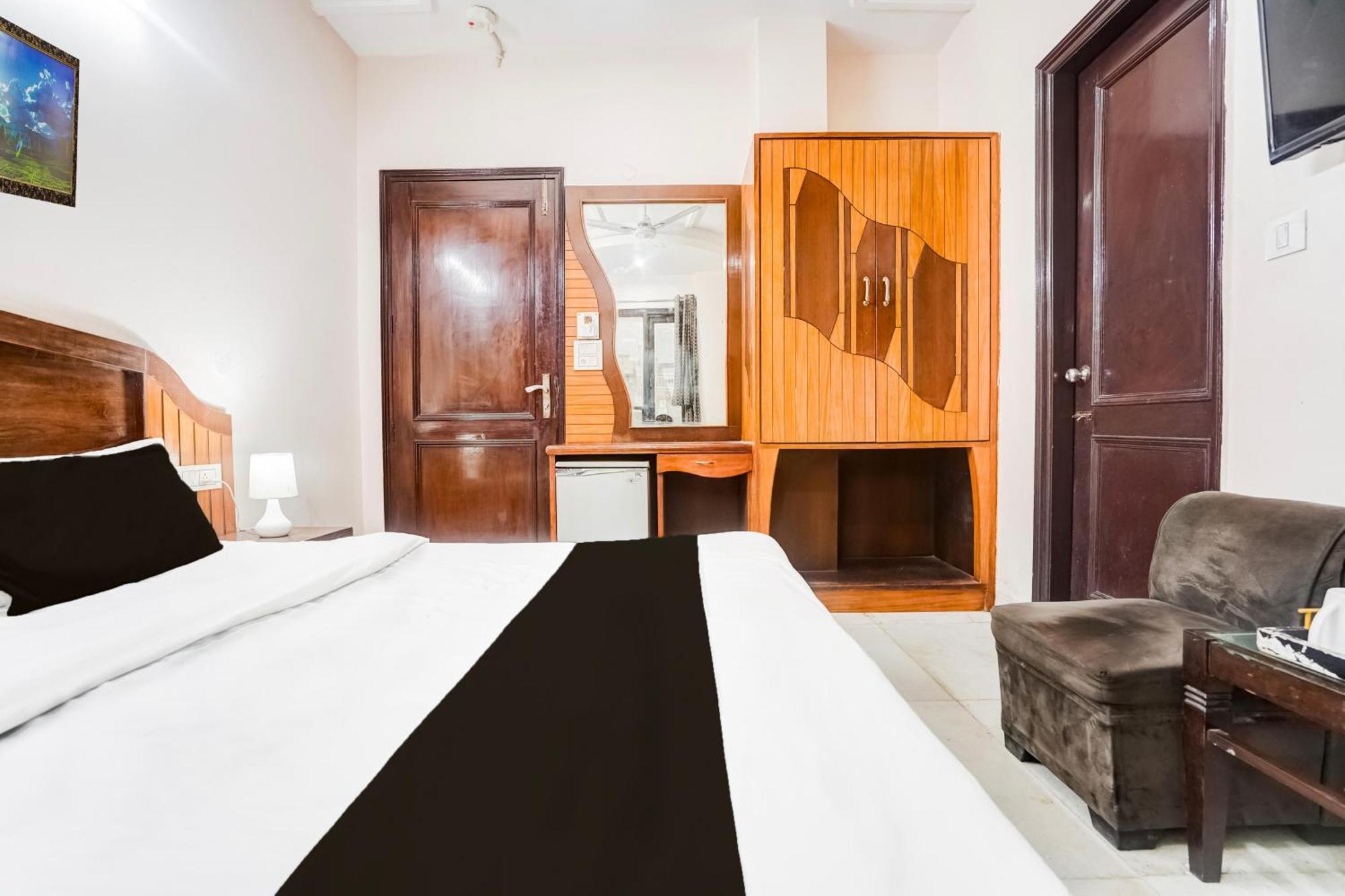 Fabhotel De Gold New Delhi Eksteriør bilde