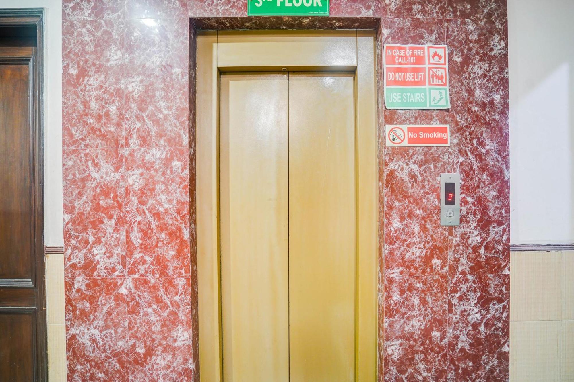 Fabhotel De Gold New Delhi Eksteriør bilde
